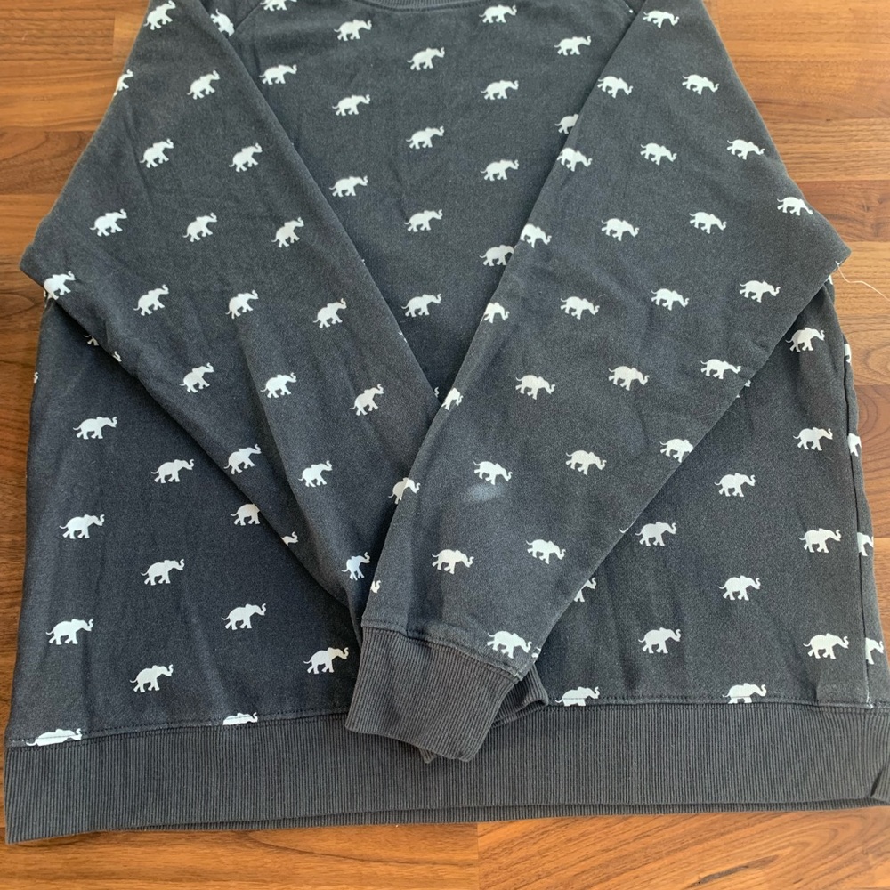 Ivory Ella Black and White Elephant Print Sweatshirt NWOT NO FLAWS